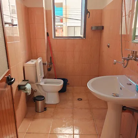 2br Near Big Terrace Free Parking Apartment *