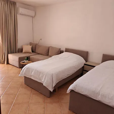 2br Near Big Terrace Free Parking Appartement *