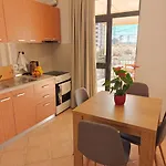 Apartament 2br Near Big Terrace Free Parking Golem (Tirana)