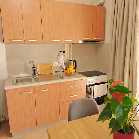 2br Near Big Terrace Free Parking * غوليم