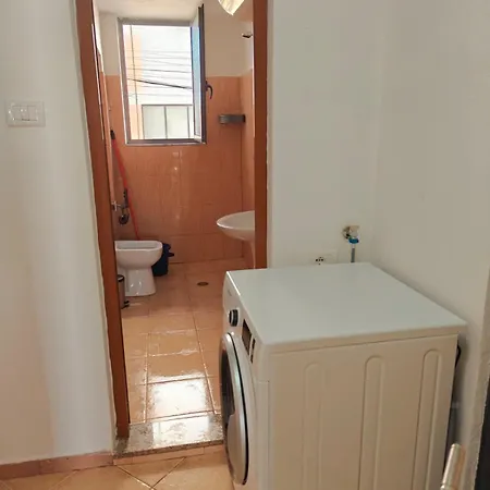 شقة 2br Near Big Terrace Free Parking